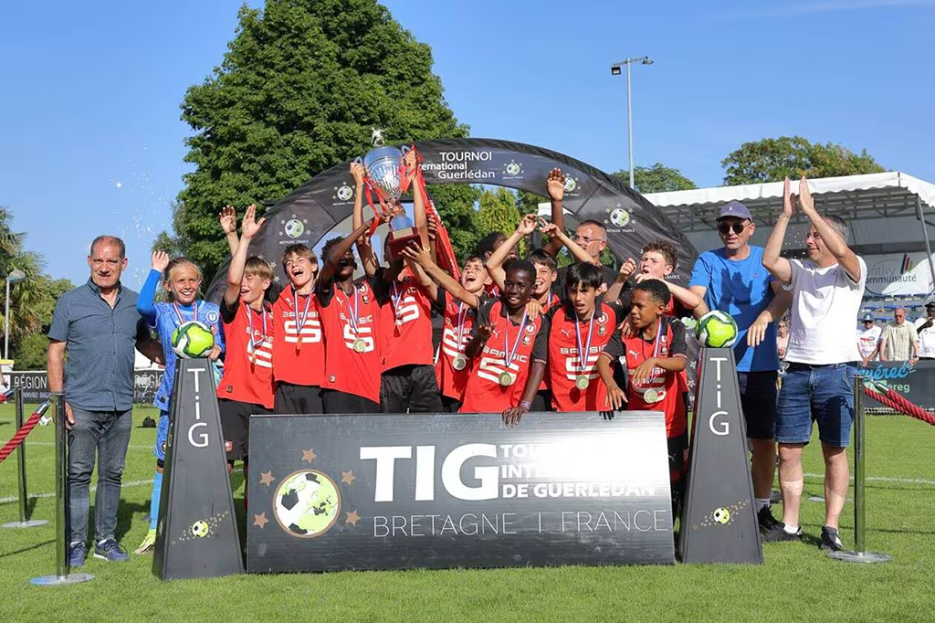 Stade Rennais Vainqueur U12 G face FC Bagatelle Toulouse-4-3 copie https://www.tournoi-international-guerledan.com/wp-content/uploads/2026/06/Stade-Rennais-Vainqueur-U12-G-face-FC-Bagatelle-Toulouse-4-3-copie.jpg